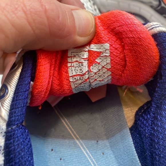 Saucony Triumph women’s size 9.5 in fair condition - Picture 9 of 10